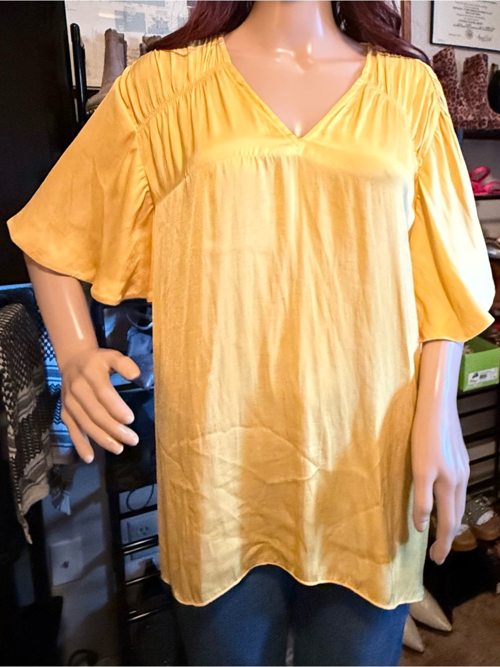 TAHARI Women’s Yellow V-Neck Top